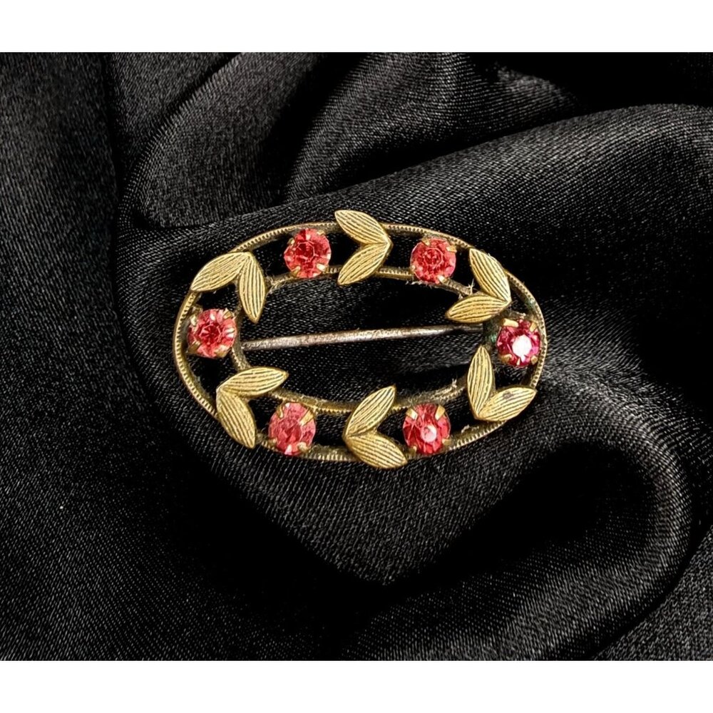 Antique Early 20th Century Oval Gold-Tone Brooch With Pink Rhinestone Floral Mot